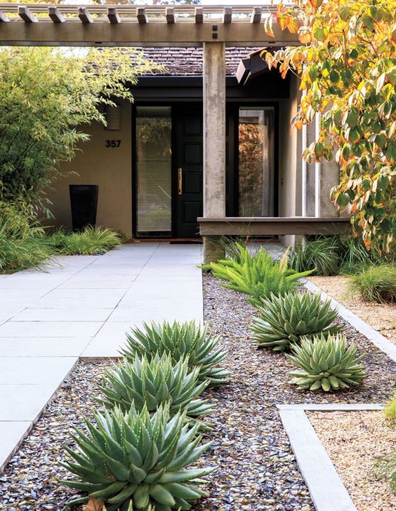 70 Modern And Chic Front Yard Design Ideas - DigsDi