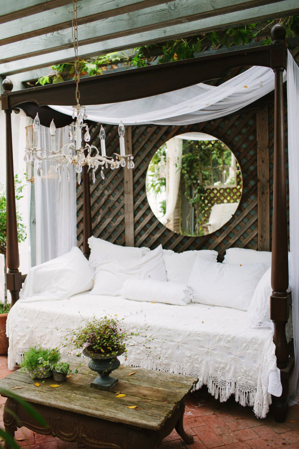 Daydreaming: Outdoor Beds | Centsational Sty