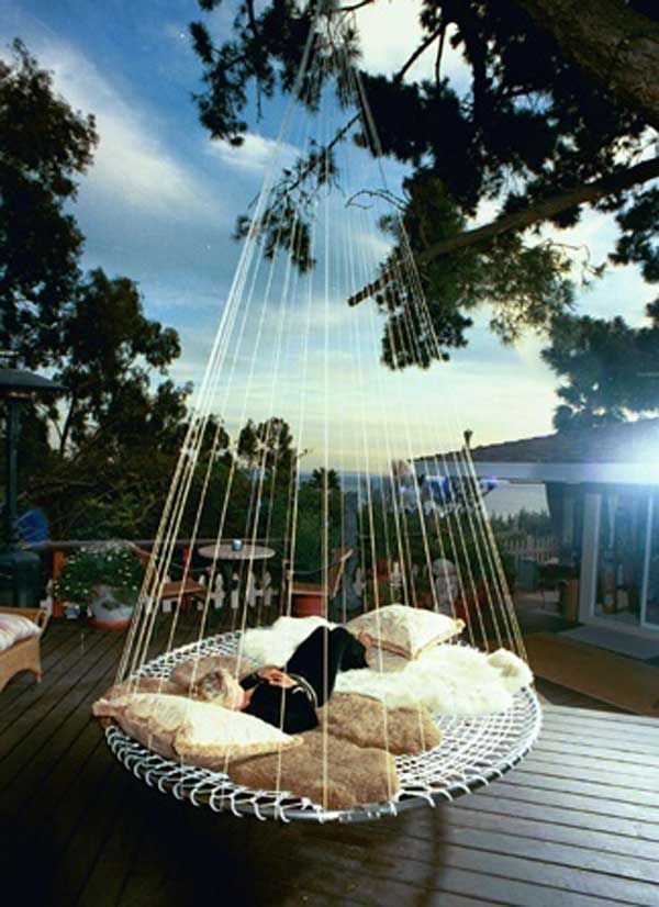 19 Relaxing Suspended Outdoor Beds That Will Transform Your Summer .