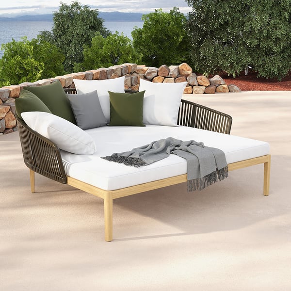 Modern Style PE Rattan Outdoor Daybed with Cushion Pillow in White .