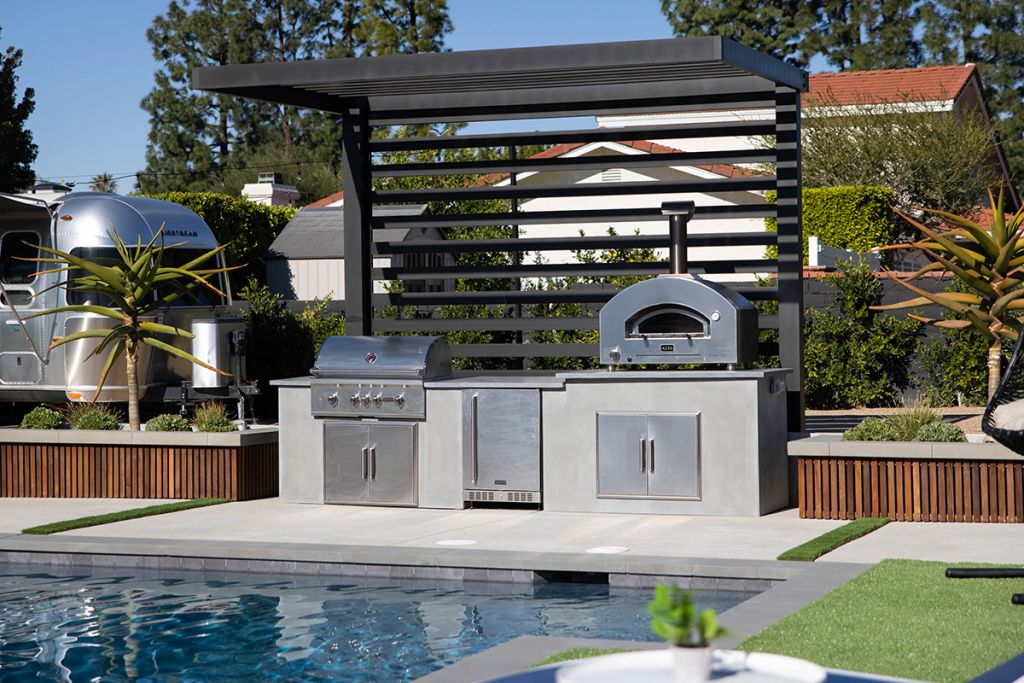 Custom Outdoor Kitchen: 8 Surprising Factors & The Ultimate .