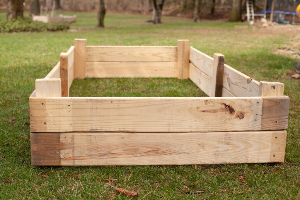 Raised Garden Bed From Pallets - Jean Elle Ho