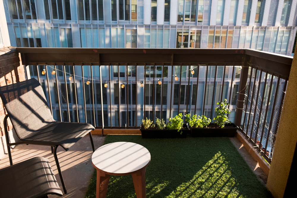 8 Design Ideas for Apartment Balconies and Patios | Landi