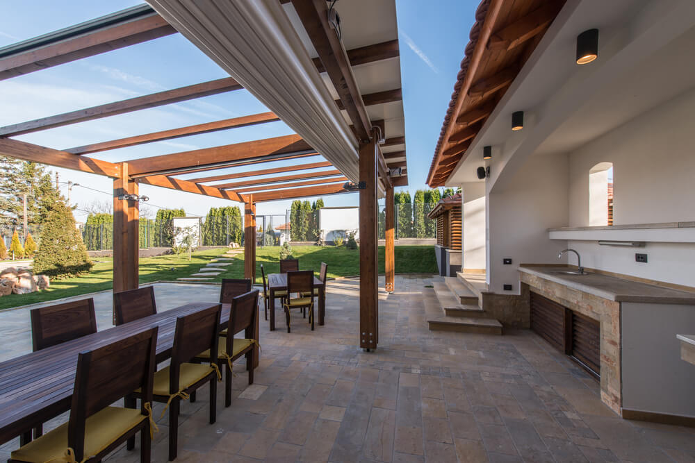 Awning vs. Pergola vs. Canopy: Which One To Choose | Roll