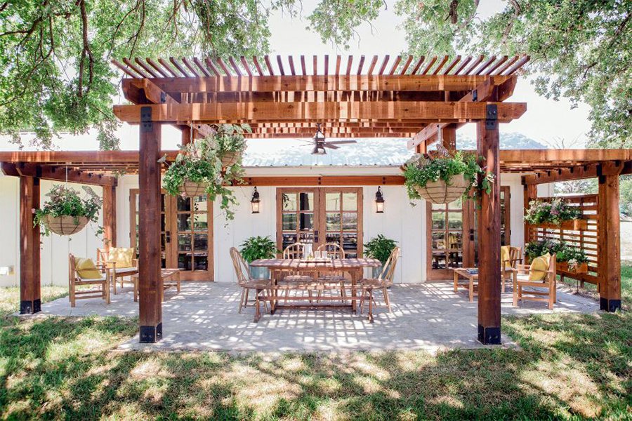 Outdoor Living: Dreamy Pergola Ideas for Our De