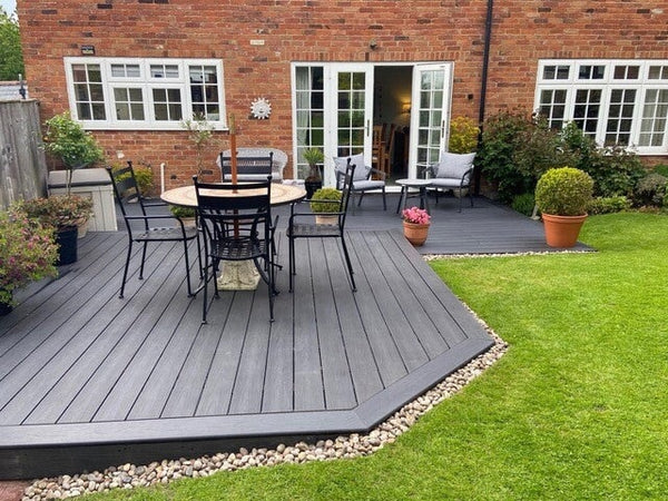 Luxxe™ | Black Woodgrain Composite Decking Boa