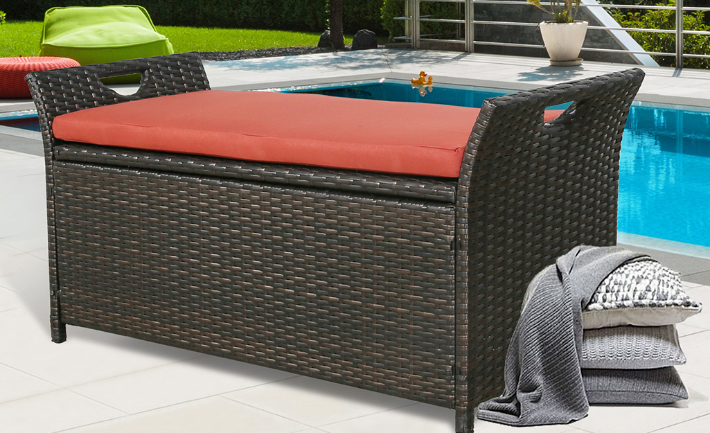 Pool Furniture Buying Guide - The Home Dep