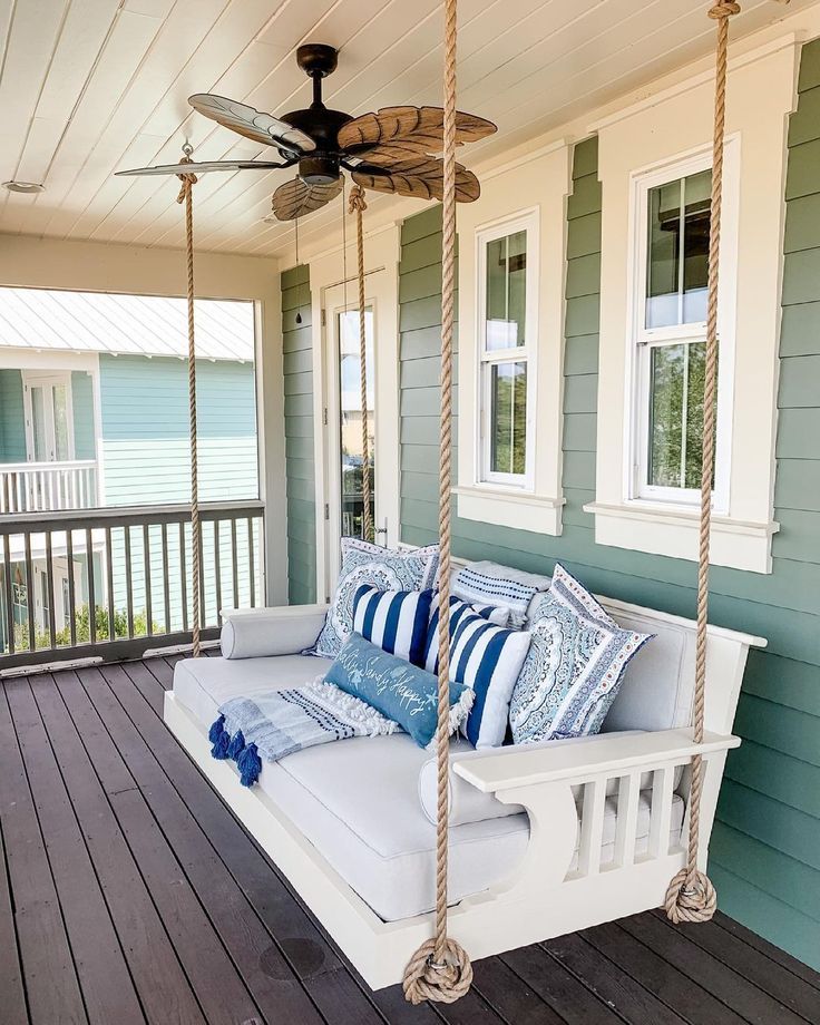 20 Farmhouse Porch Swing Ideas for an Inviting Entryway | Porch .