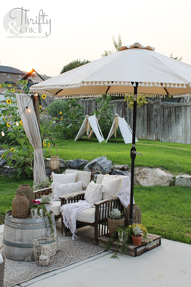 DIY Boho Patio Umbrella Makeover | DIY Patio Decorating Ideas .