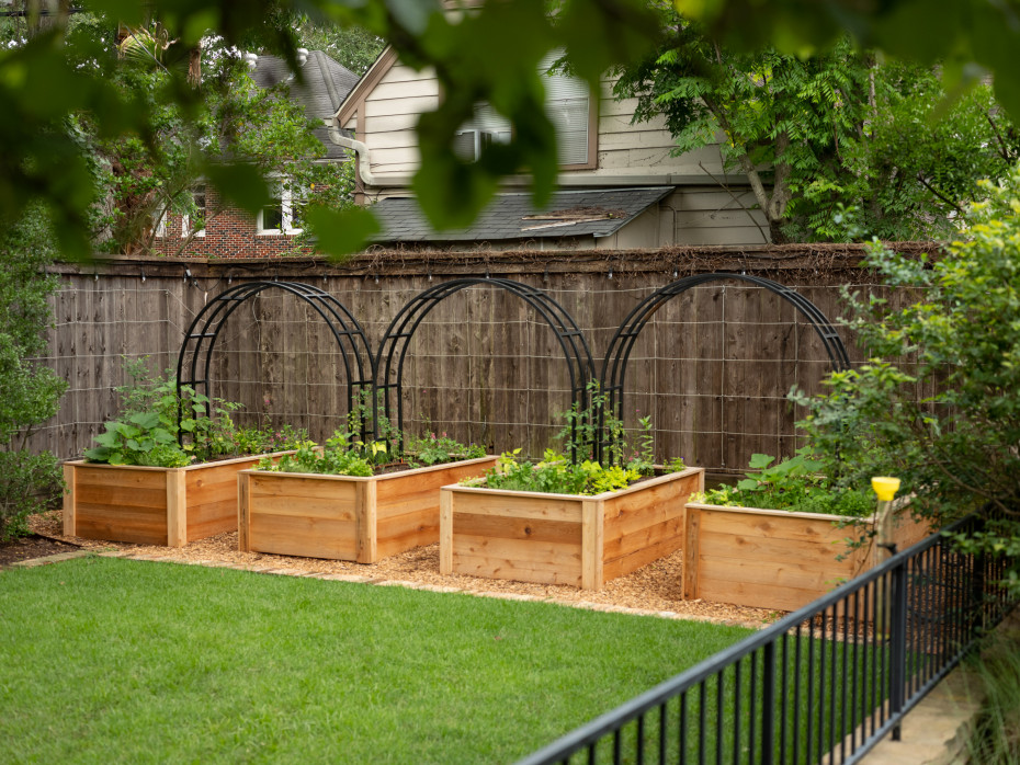 Elevated Planting: The Benefits of Raised
Bed Gardens