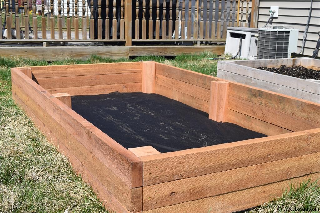 Raised Garden Bed - WoodLogg