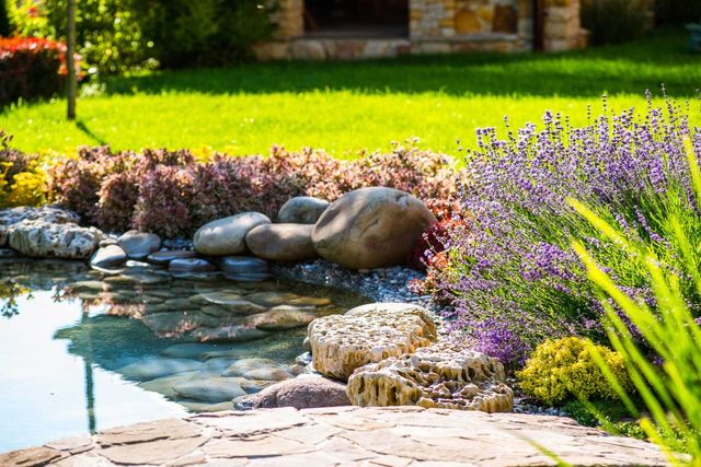 3 LOW MAINTENANCE LANDSCAPE IDEAS WITH NATURAL STO