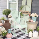 Rustic Fall Porch Decorating Ideas | Chica and