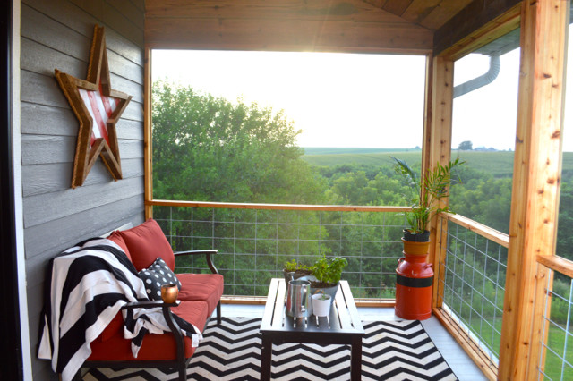 DIY screened porch - NewlyWoodwar