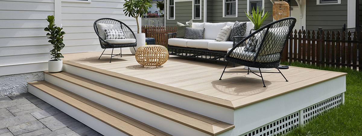 Creative and Cozy Deck Design
Inspirations for Limited Outdoor Spaces