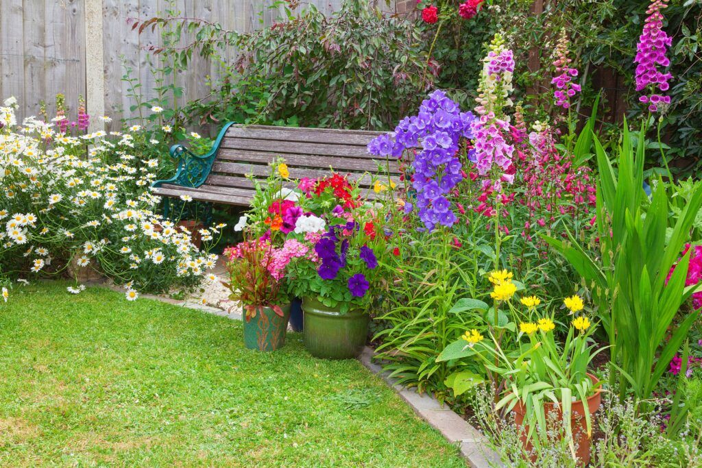 32 Flower Bed Ideas to Spruce up Your Garden | Tilly Desi