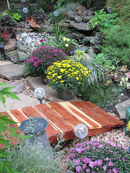 Red Cedar Foot Bridge | Handcrafted Garden Bridges (