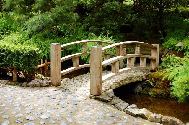 55 Backyard Bridge Ideas: Tranquil Perspective for Your Landscape .