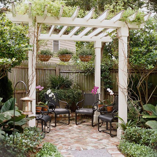 Pretty Pergola Ideas for Your Outdoor Spa