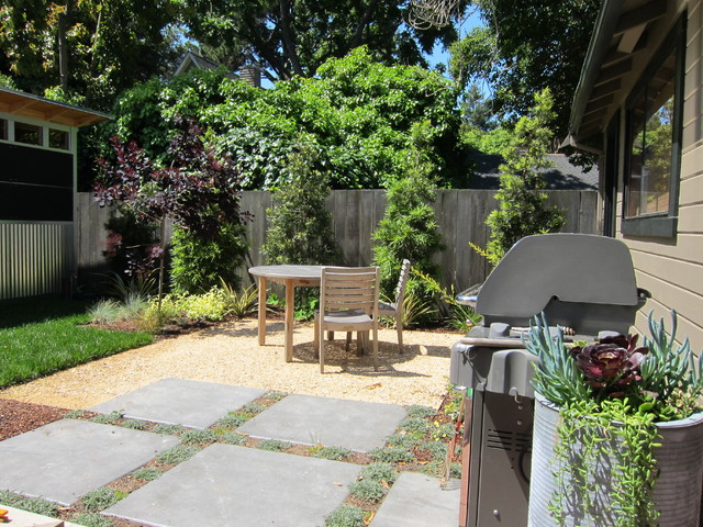 Small garden seating area - Contemporary - Patio - San Francisco .