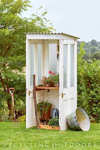 25 DIY Small Garden Shed Ideas • OhMeOhMy Bl