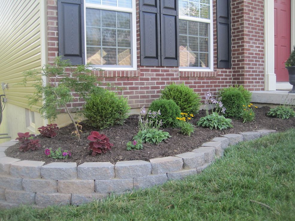 DIY Landscaping Retaining Wall | Landscaping retaining walls .