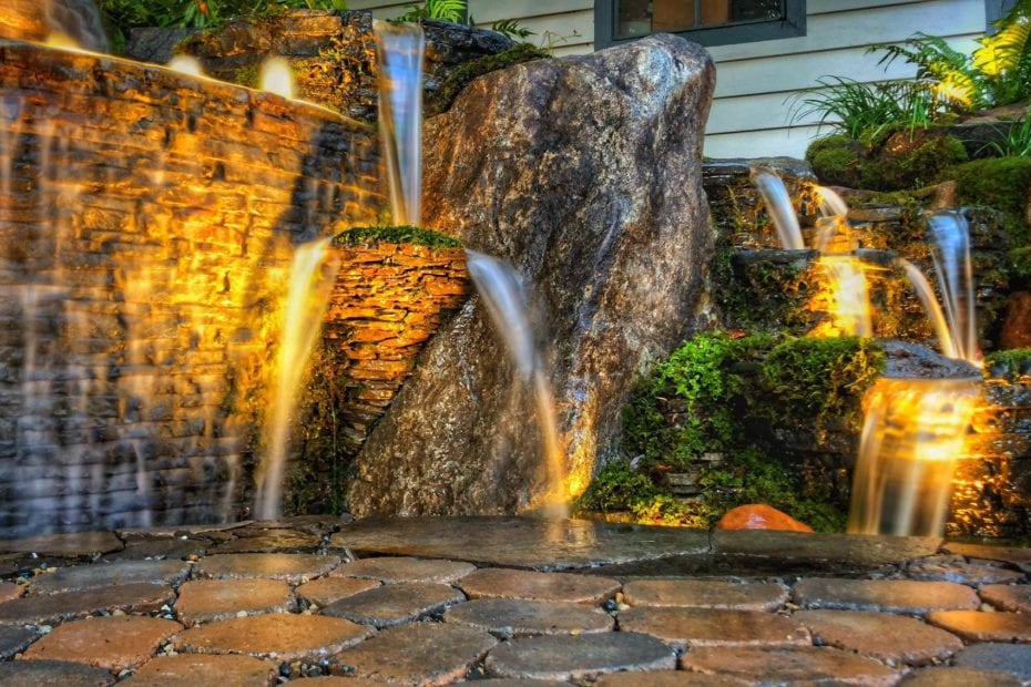 Top 10 Awesome Ideas for Waterfalls & Fountains in Small Spaces .