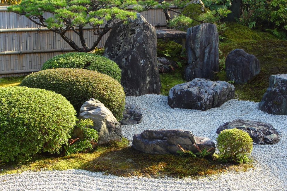 3 Small Japanese Garden Ideas for Backyards - MyGardenLi