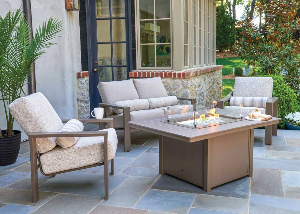 How to Choose Patio Furniture for Small Spaces - Bassemie