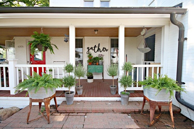 spring porch decor - Abigail Albe