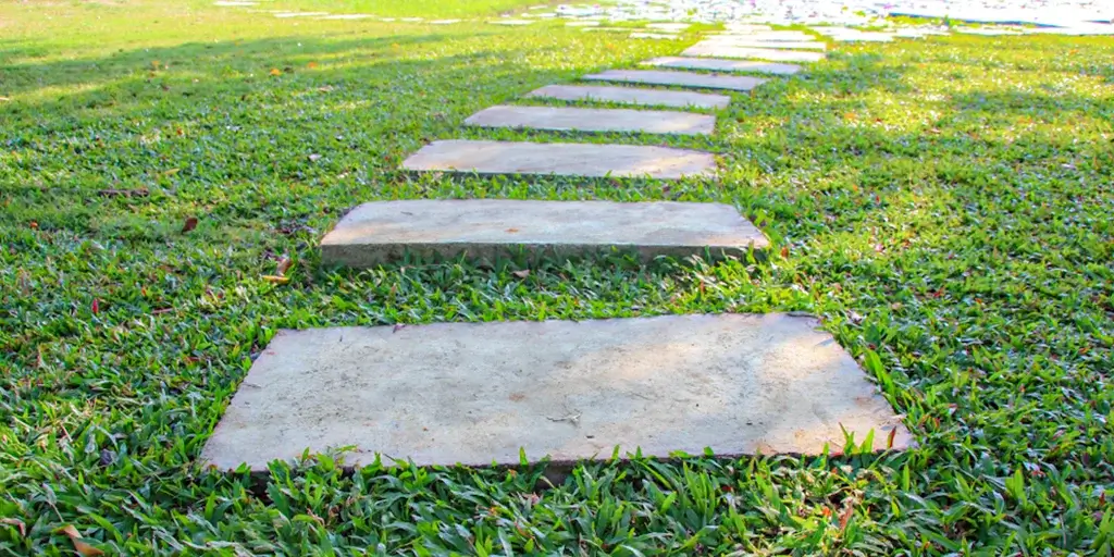 How to Lay Stepping Stone Pavers - DIY Tips - Stone Depot