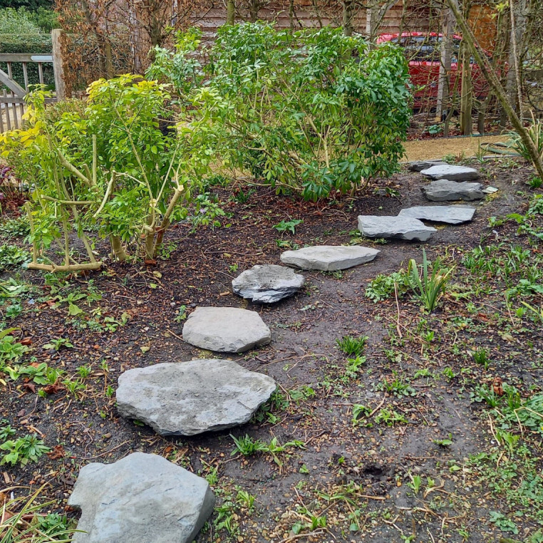 South Lakeland Blue Slate Stepping Stones (Multipacks) | Buy Now .