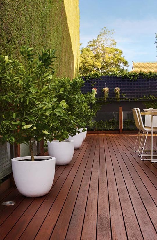 Composite Or Timber DECKING, Which Is Better For Your Landscap