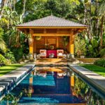 25 Spectacular Tropical Pool Landscaping Ide