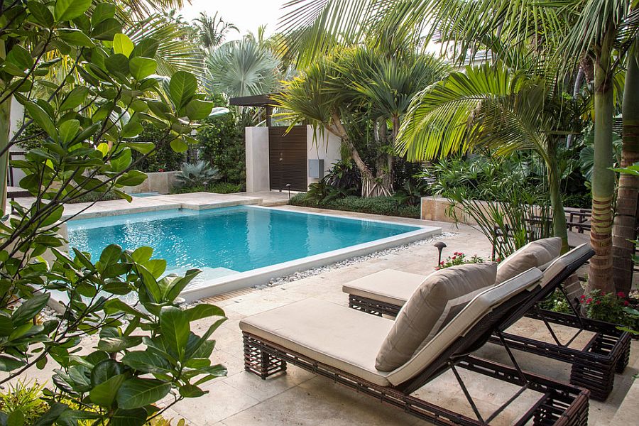 25 Spectacular Tropical Pool Landscaping Ide