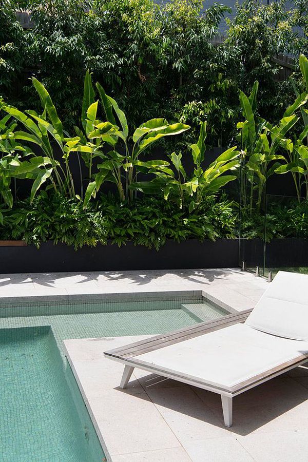 25 Beautiful Poolside Tropical Gardens For Summer | HomeMydesign .